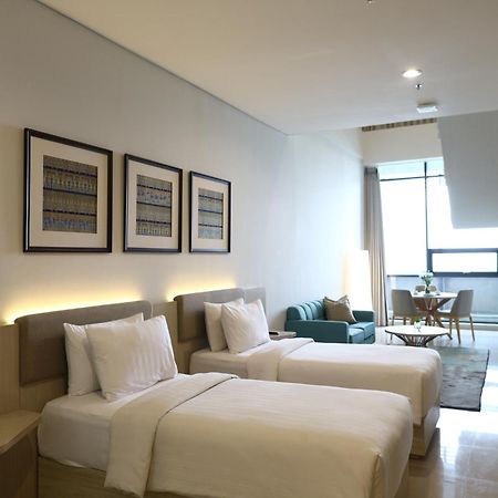 Skysuites Residence スラバヤ エクステリア 写真