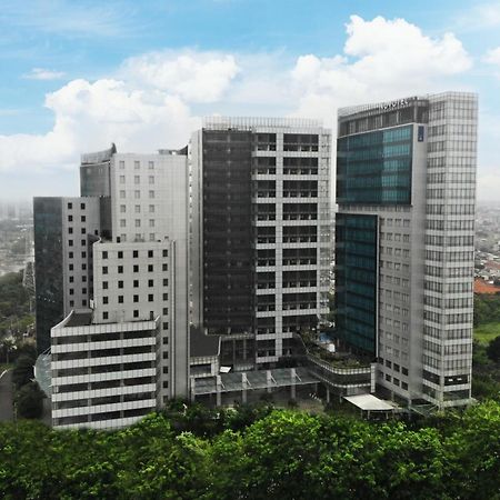 Skysuites Residence スラバヤ エクステリア 写真