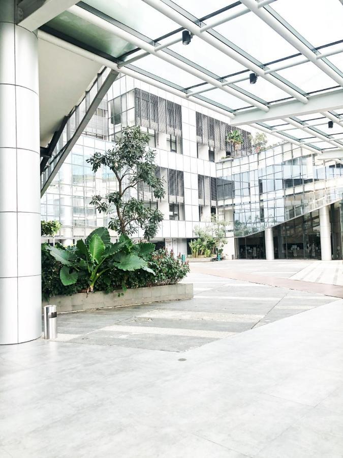 Skysuites Residence スラバヤ エクステリア 写真