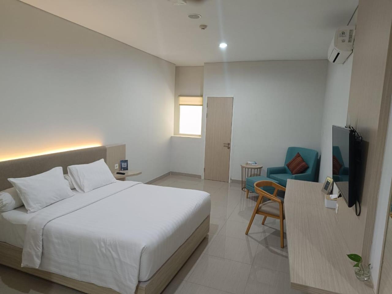 Skysuites Residence スラバヤ エクステリア 写真