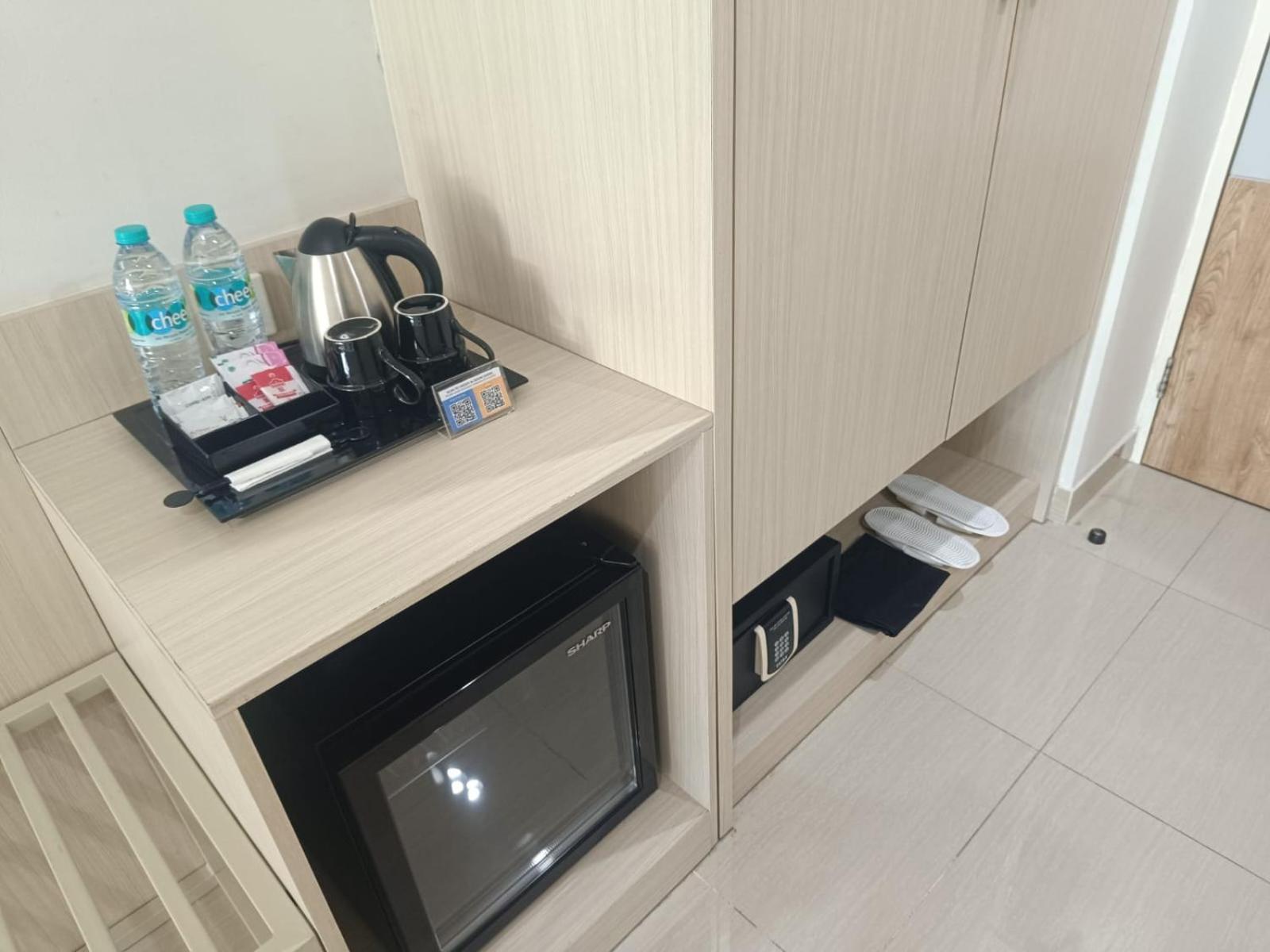 Skysuites Residence スラバヤ エクステリア 写真