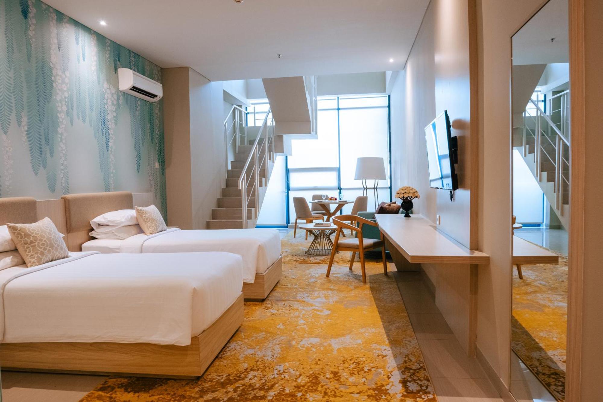 Skysuites Residence スラバヤ エクステリア 写真